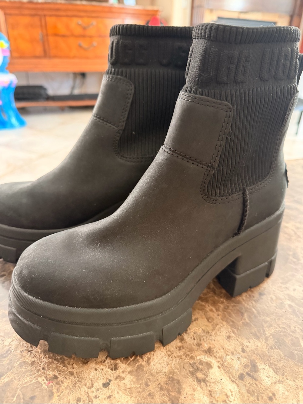 UGG Black Chunky-Heel Chelsea Boots with Knit Ankle
